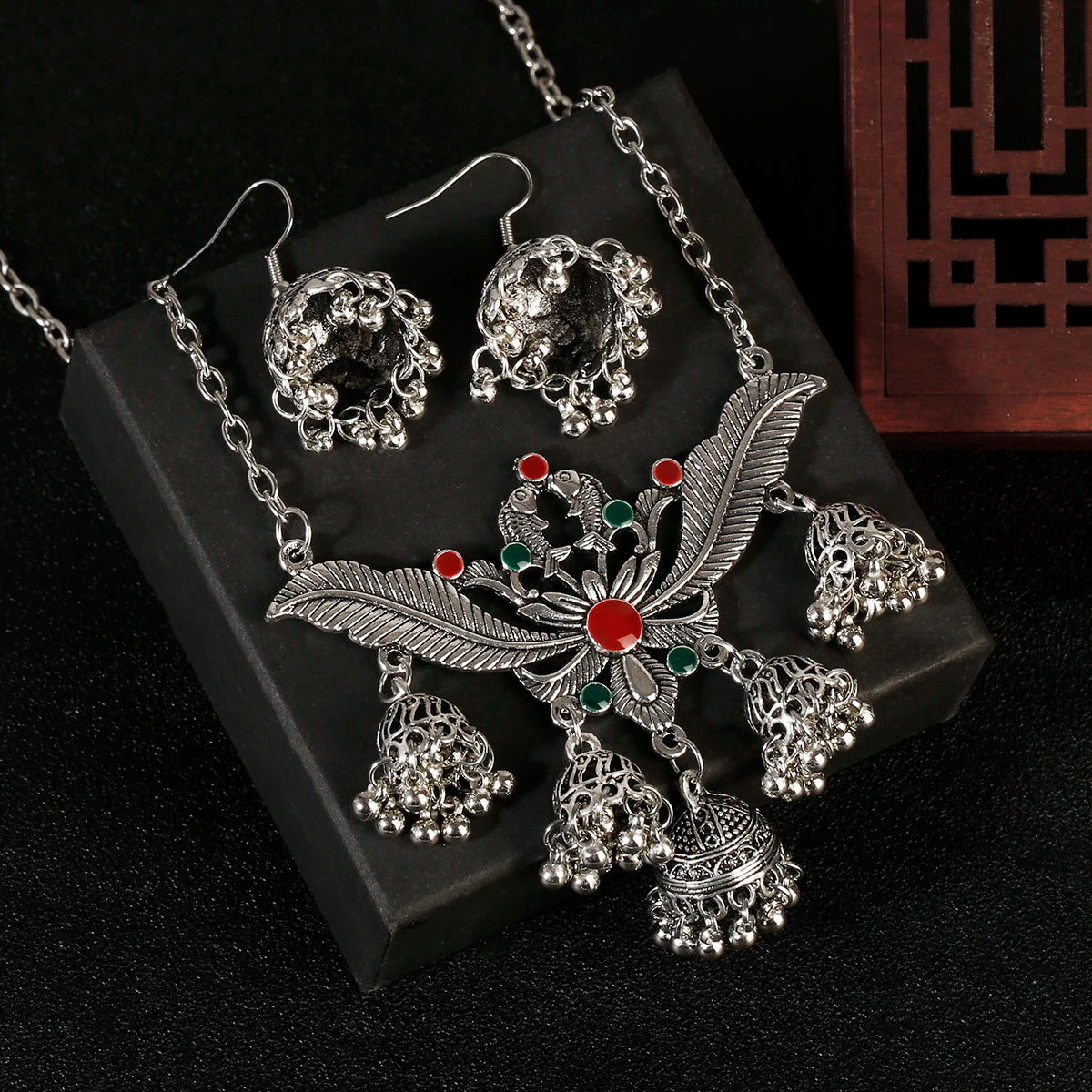 Luxury Retro Indian Jewelry Set – Necklace & Jhumka Earrings