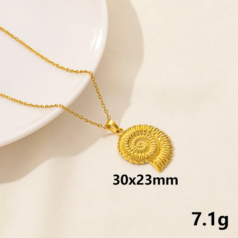 Punk Shark Charm Necklace – Ocean Animal Pendant Choker for Men & Women