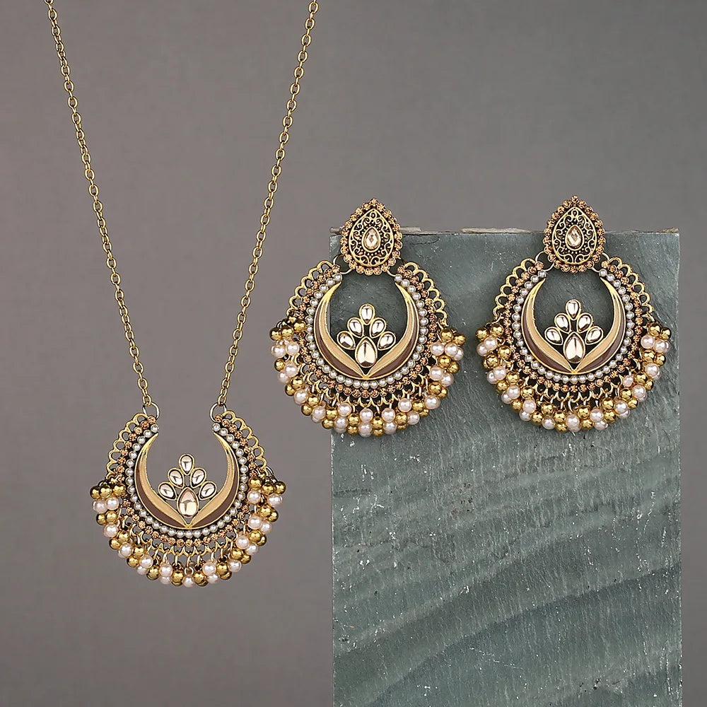 Luxury Retro Indian Jewelry Set – Necklace & Carved Jhumka Earrings