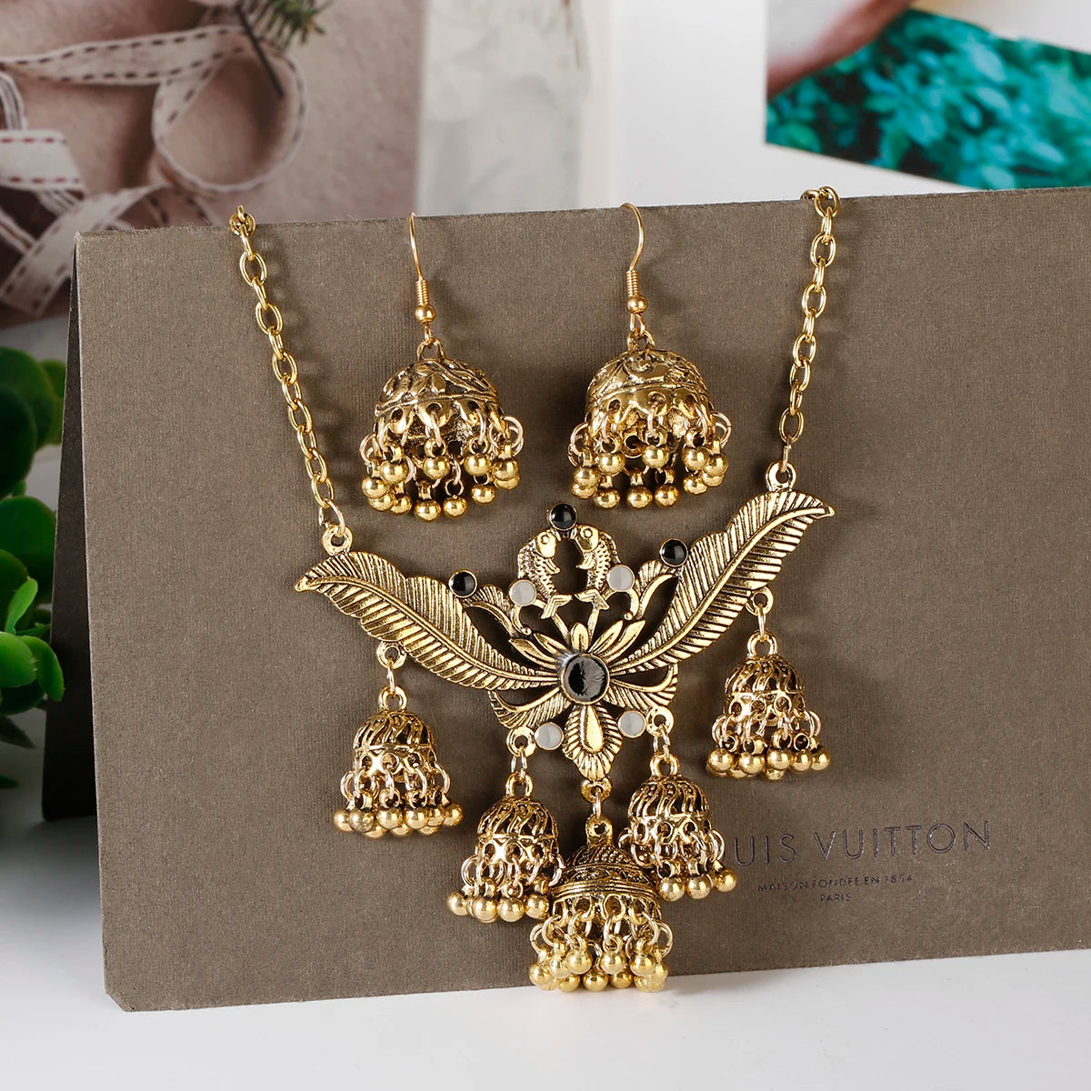 Luxury Retro Indian Jewelry Set – Necklace & Jhumka Earrings
